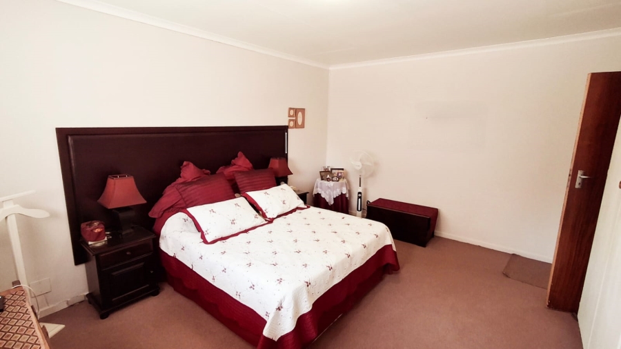 3 Bedroom Property for Sale in Roodia Free State